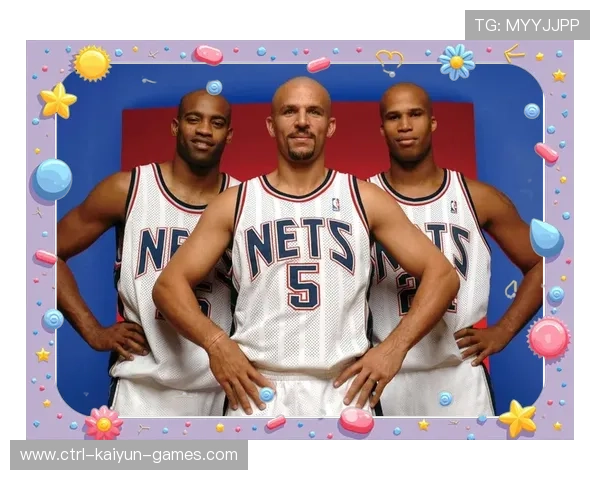 篮网队在艰难赛季中奋勇拼搏，篮网队篮球